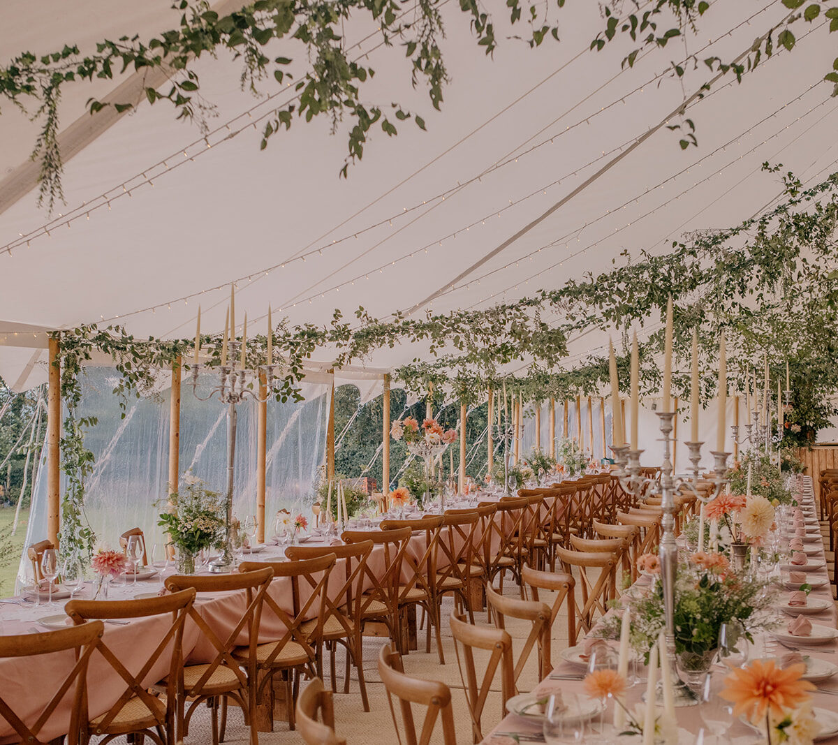 L A R A     &     E D